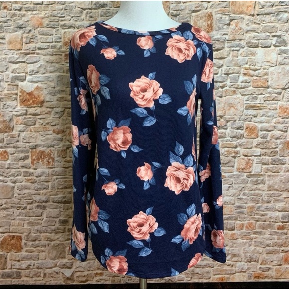 NWT Agnes & Dora Cross Over Floral Print Sweater in Navy & Blush - Picture 2 of 7